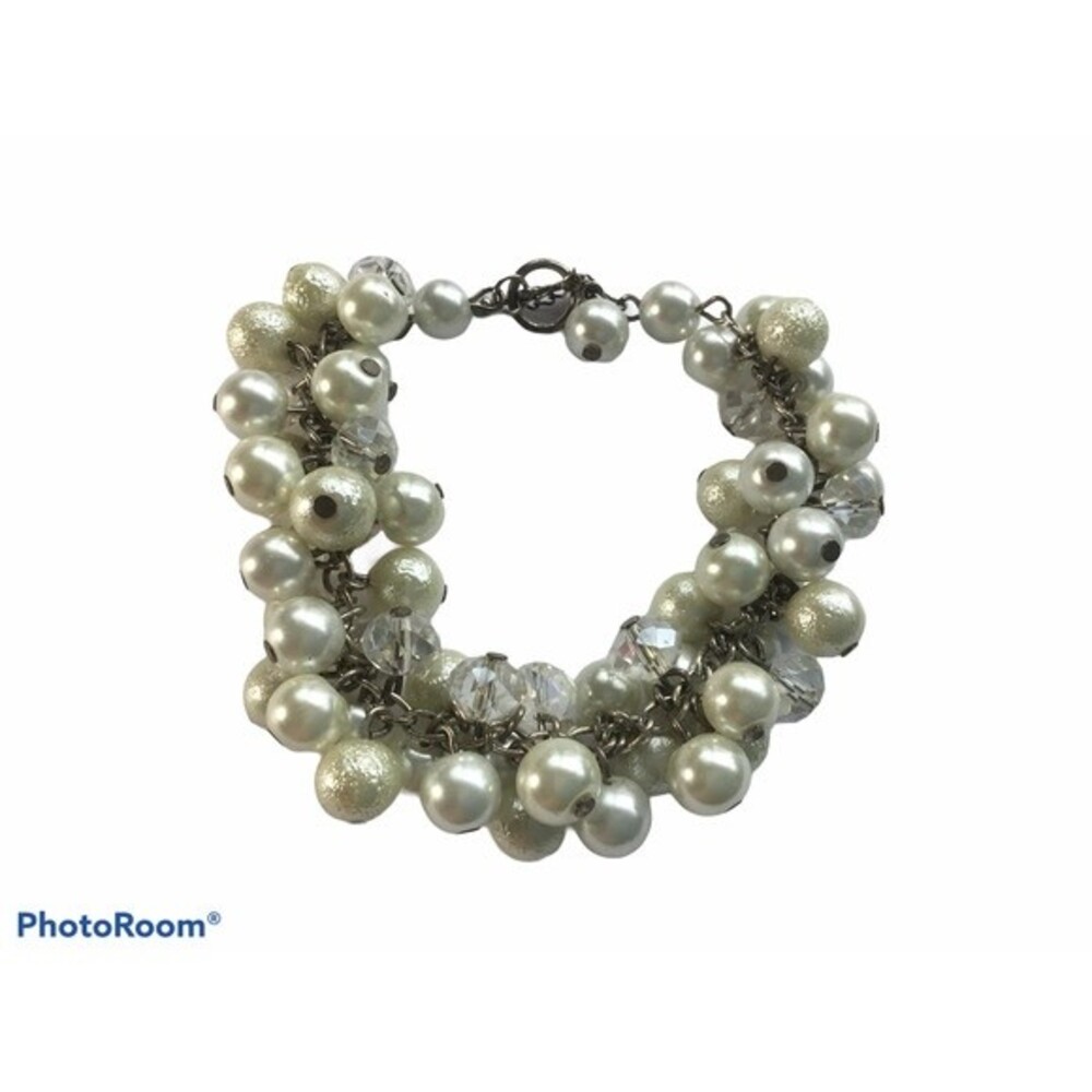 White Beaded Pearl Cha Cha Bracelet